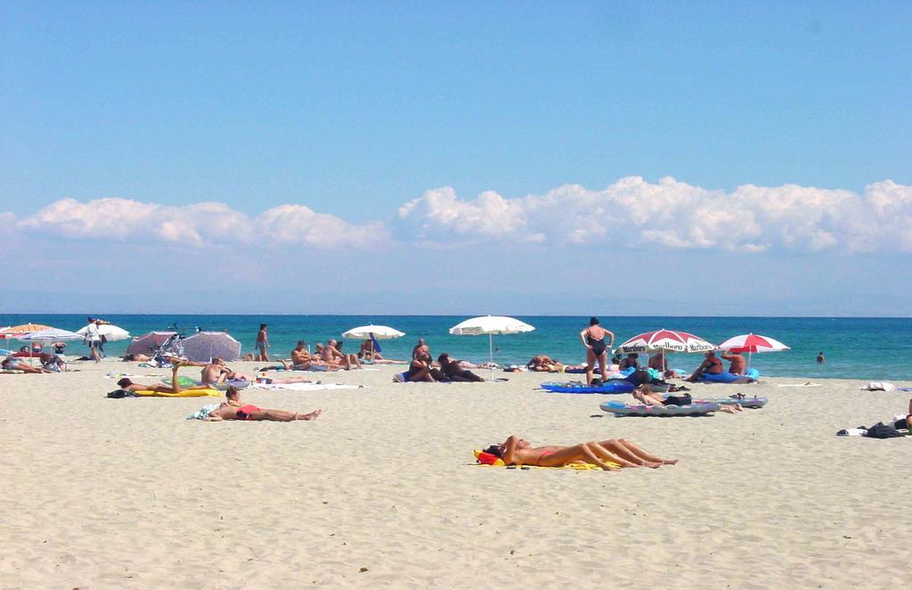 Hotel G.L. Paralia Katerinis Bagian luar foto